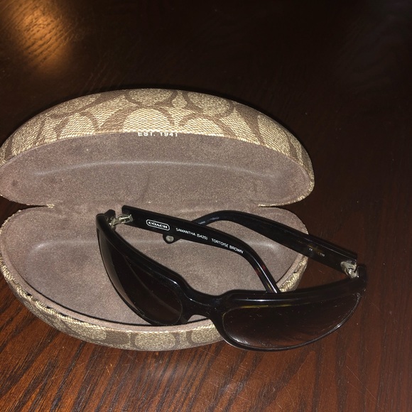 Coach sunglasses w/case